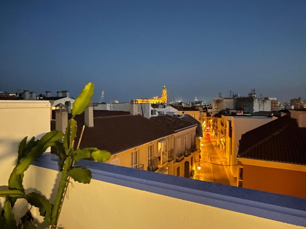 Charming Home With Private Terrace,Heart Of Малага Экстерьер фото