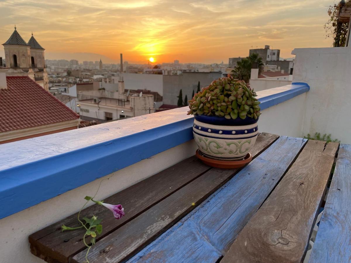 Charming Home With Private Terrace,Heart Of Малага Экстерьер фото